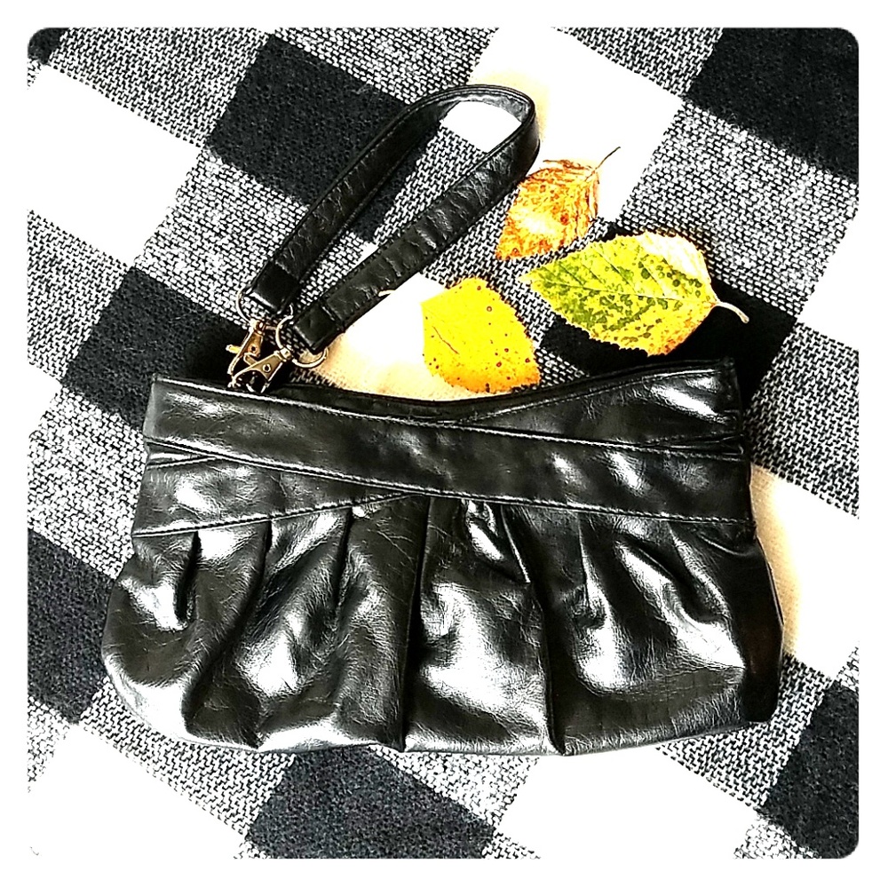 Black wristlet clutch purse
